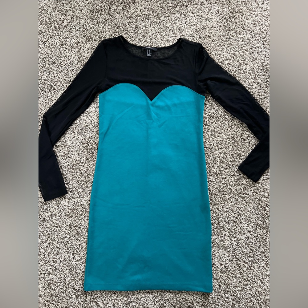 Forever 21. Women’s dress size medium.